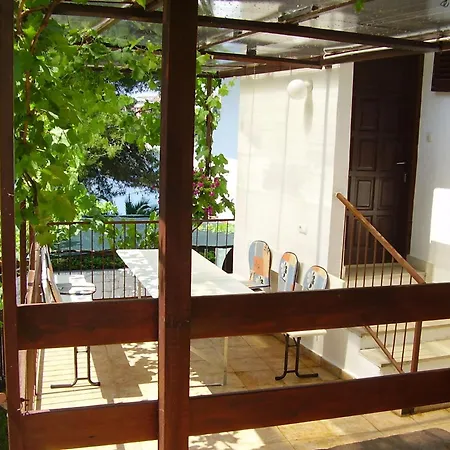 Dane-30m From Sea Apartment Trogir